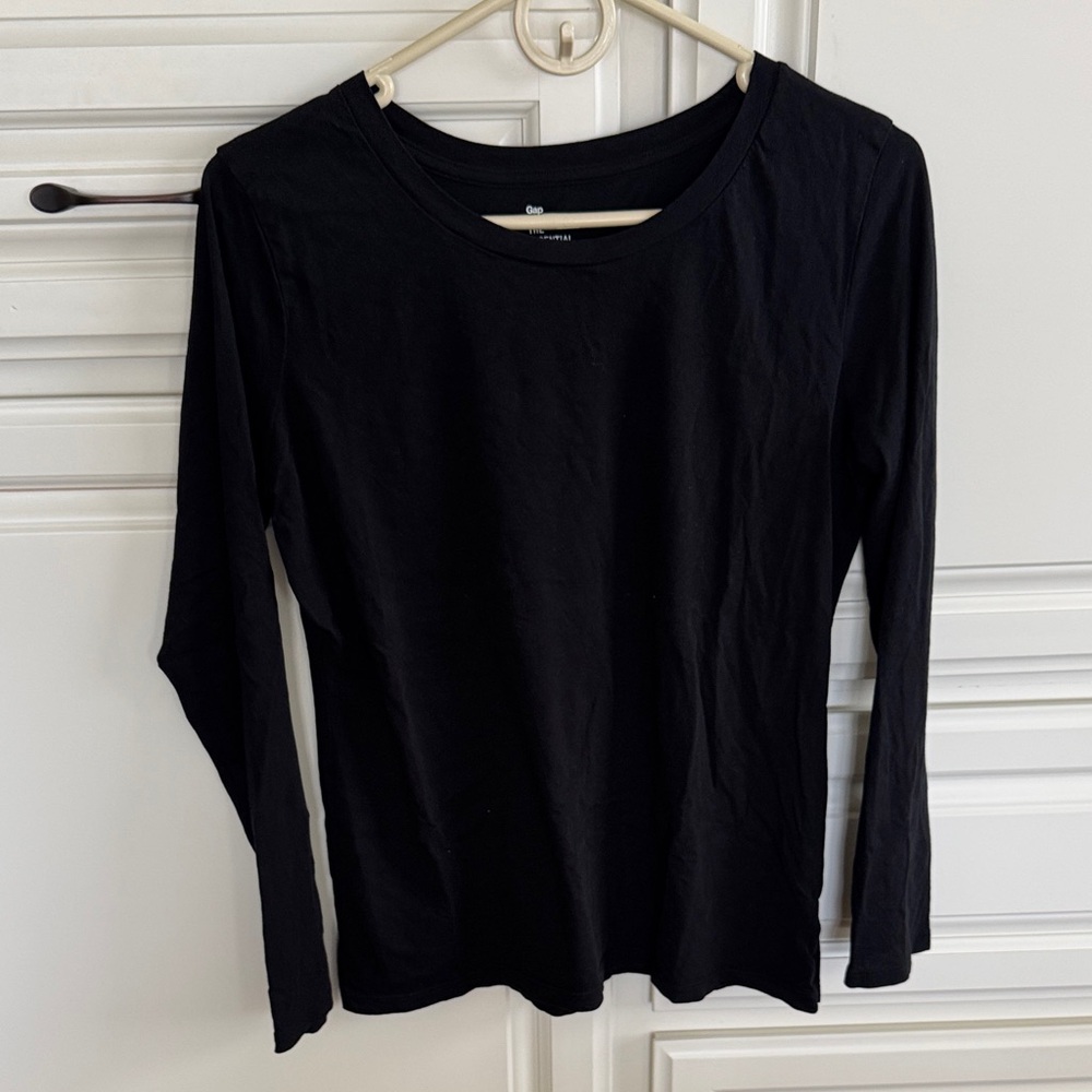 GAP Black Long Sleeve Tee